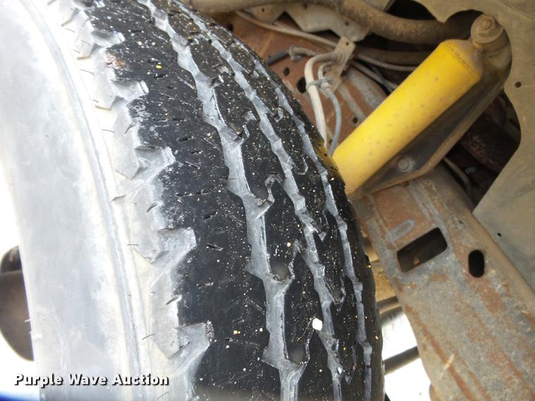 image for item DB7024 2000 Ford F350 Super Duty Crew Cab utility bed pickup truck