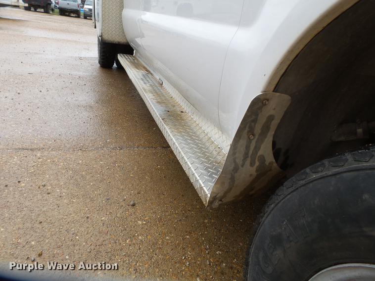 image for item DB7024 2000 Ford F350 Super Duty Crew Cab utility bed pickup truck