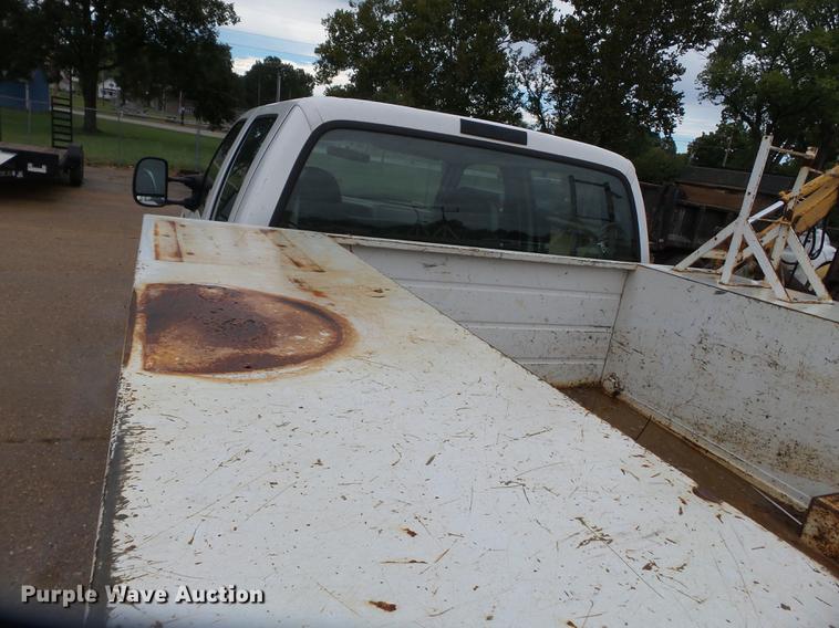image for item DB7024 2000 Ford F350 Super Duty Crew Cab utility bed pickup truck
