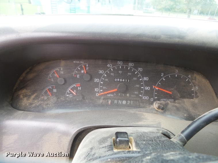 image for item DB7024 2000 Ford F350 Super Duty Crew Cab utility bed pickup truck