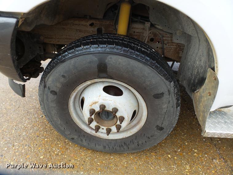 image for item DB7025 2001 Ford F350 Super Duty Crew Cab utility bed pickup truck