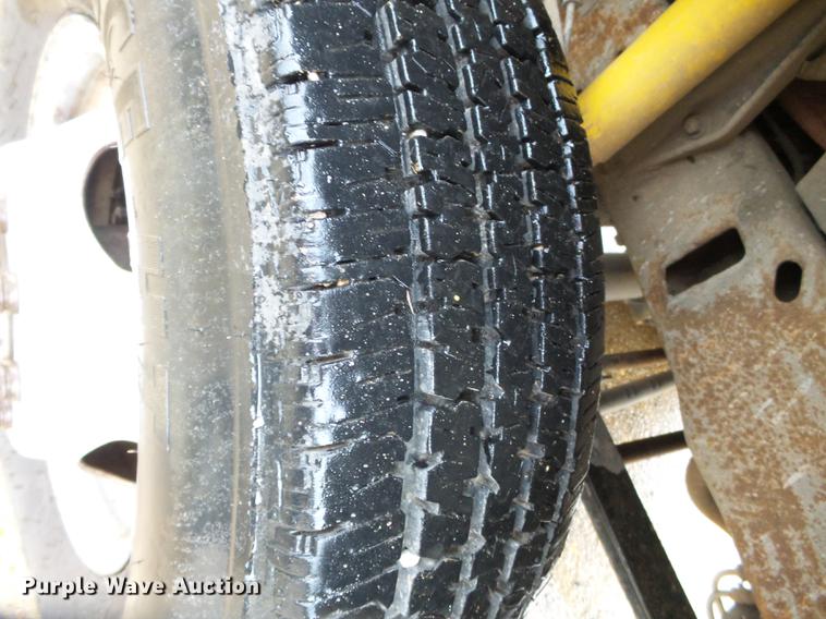 image for item DB7025 2001 Ford F350 Super Duty Crew Cab utility bed pickup truck