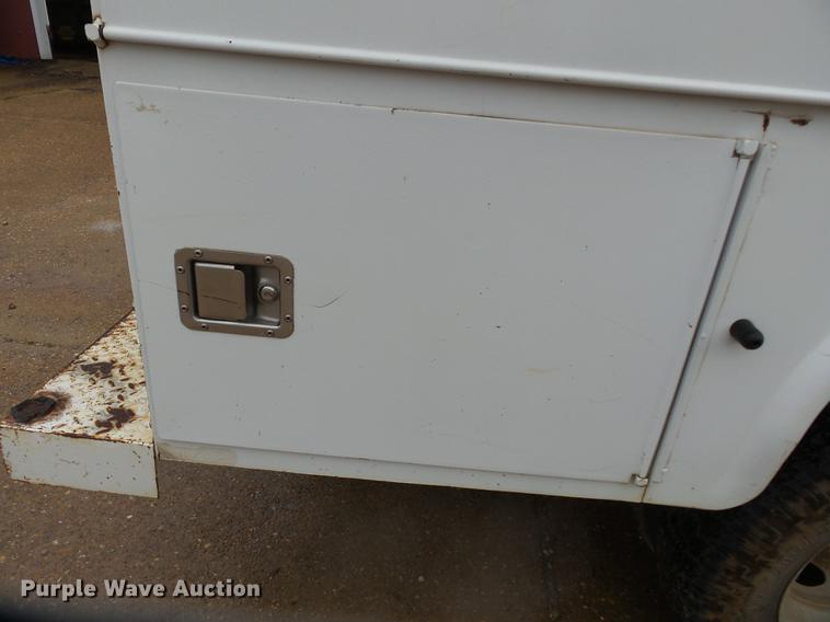 image for item DB7025 2001 Ford F350 Super Duty Crew Cab utility bed pickup truck