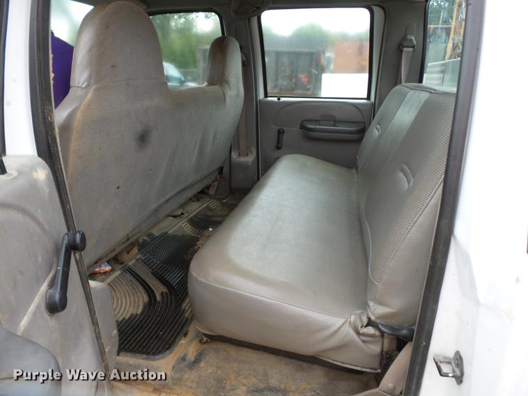 image for item DB7025 2001 Ford F350 Super Duty Crew Cab utility bed pickup truck