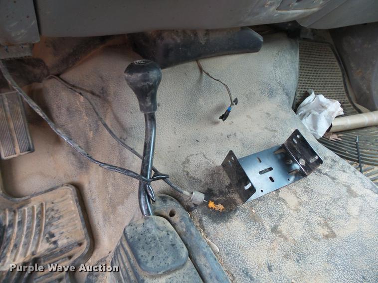 image for item DB7025 2001 Ford F350 Super Duty Crew Cab utility bed pickup truck