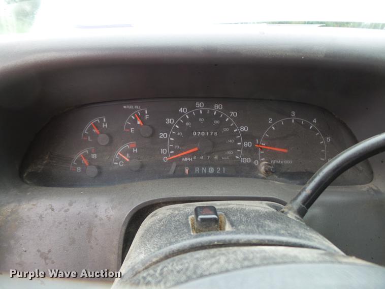 image for item DB7025 2001 Ford F350 Super Duty Crew Cab utility bed pickup truck