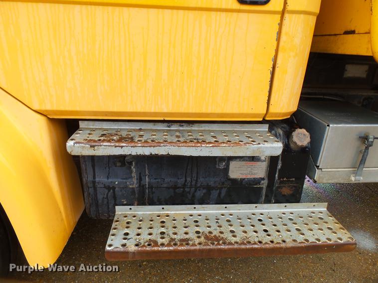 image for item DB7026 1995 Freightliner FL80 dump truck