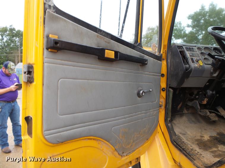 image for item DB7026 1995 Freightliner FL80 dump truck