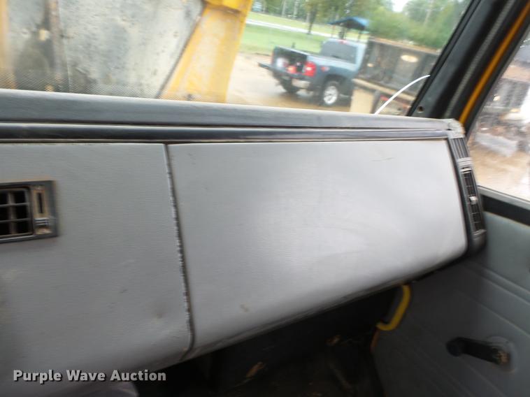 image for item DB7026 1995 Freightliner FL80 dump truck