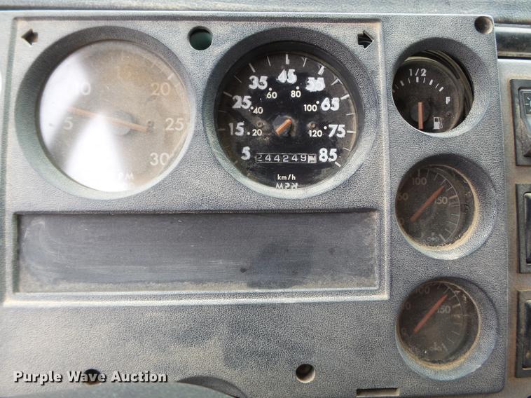 image for item DB7026 1995 Freightliner FL80 dump truck