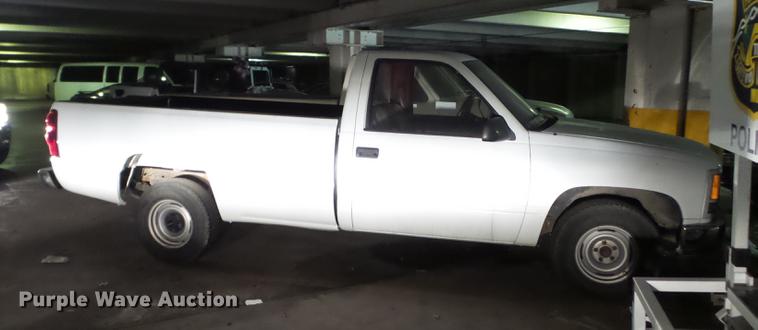 image for item DB7027 1988 GMC Sierra 1500 pickup truck