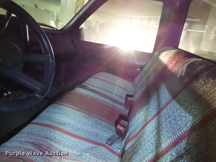 image for item DB7027 1988 GMC Sierra 1500 pickup truck