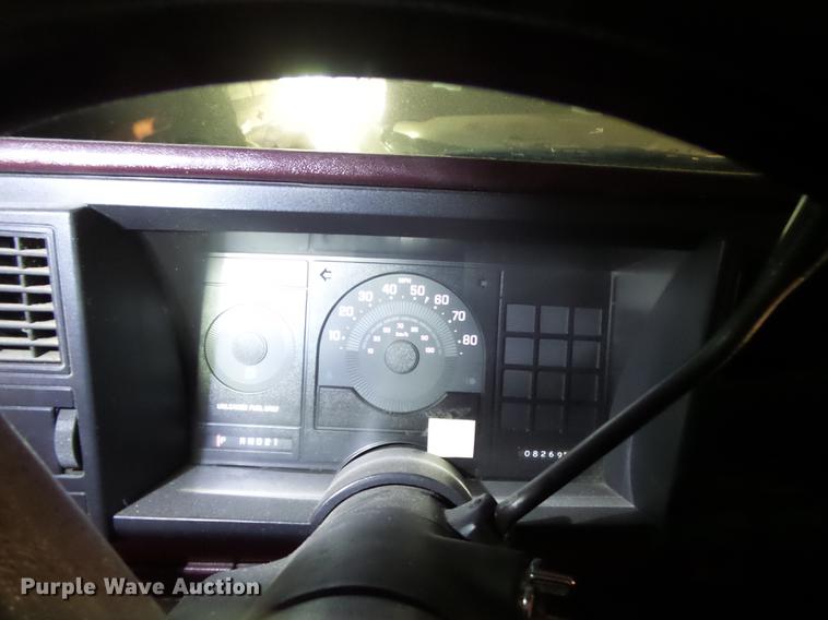 image for item DB7027 1988 GMC Sierra 1500 pickup truck