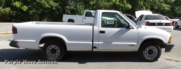 image for item DB7032 1997 Chevrolet S10 pickup truck