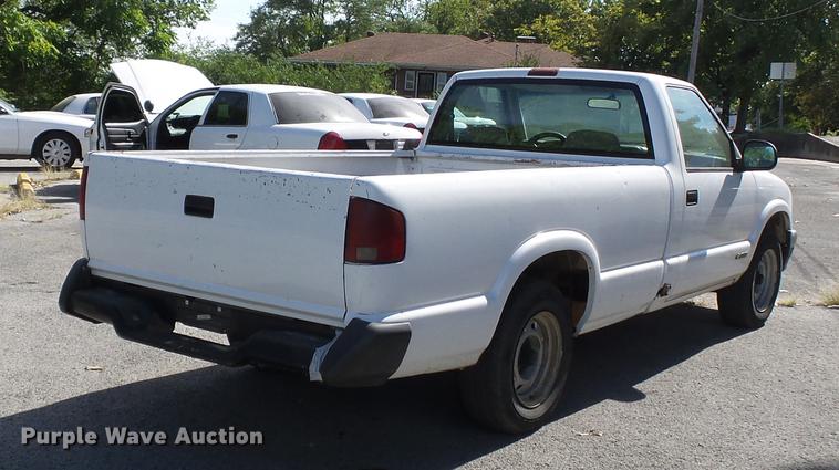 image for item DB7032 1997 Chevrolet S10 pickup truck