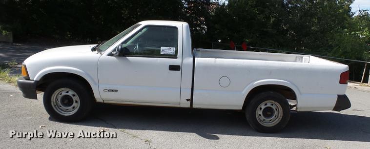 image for item DB7032 1997 Chevrolet S10 pickup truck