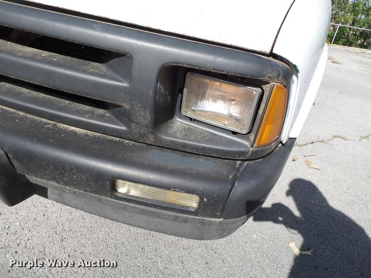 image for item DB7032 1997 Chevrolet S10 pickup truck