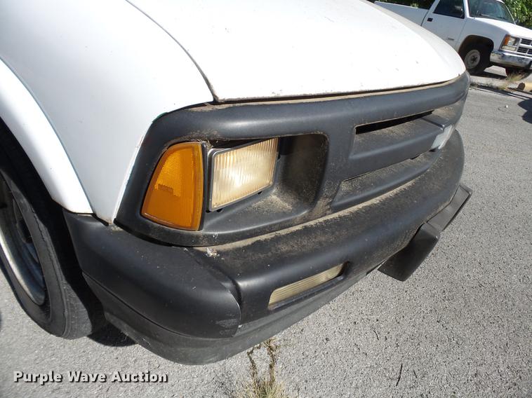 image for item DB7032 1997 Chevrolet S10 pickup truck