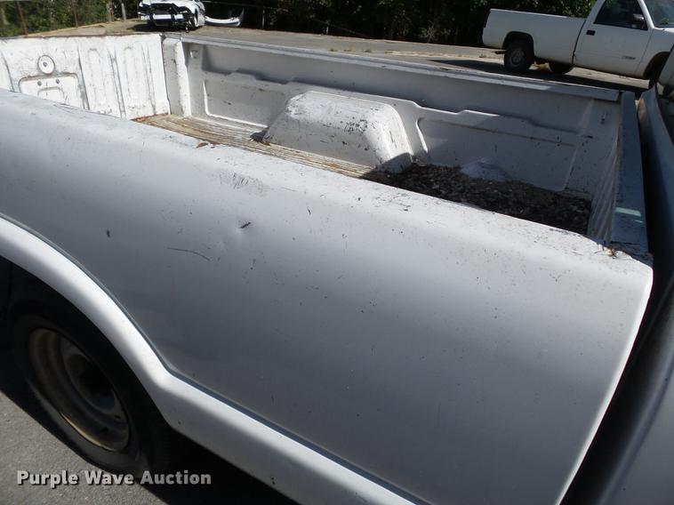 image for item DB7032 1997 Chevrolet S10 pickup truck