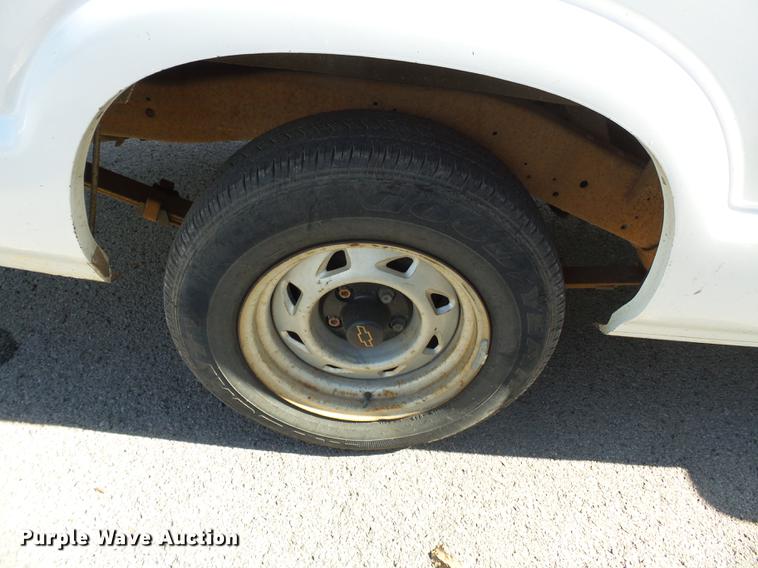 image for item DB7032 1997 Chevrolet S10 pickup truck