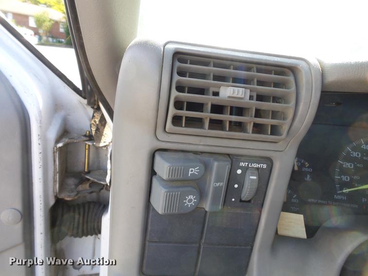 image for item DB7032 1997 Chevrolet S10 pickup truck