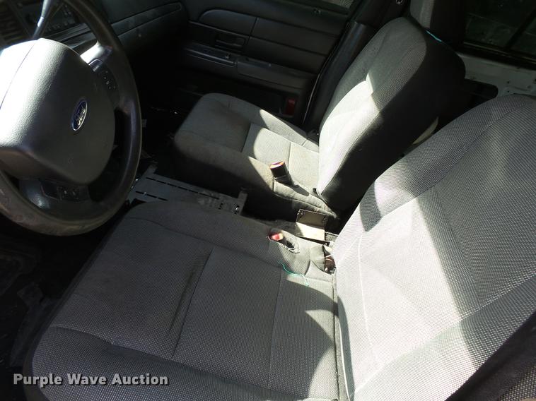 image for item DB7033 2010 Ford Crown Victoria Police Interceptor