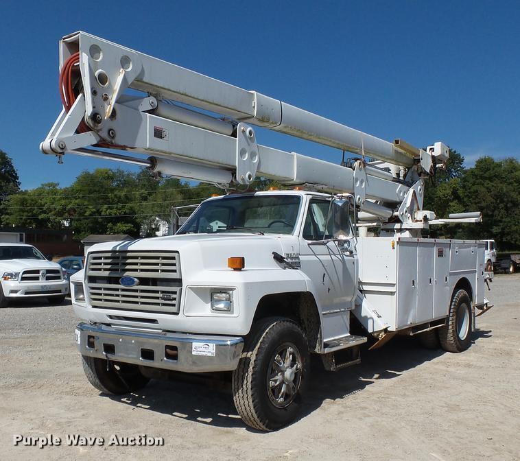 image for item DB7038 1990 Ford F800 bucket truck