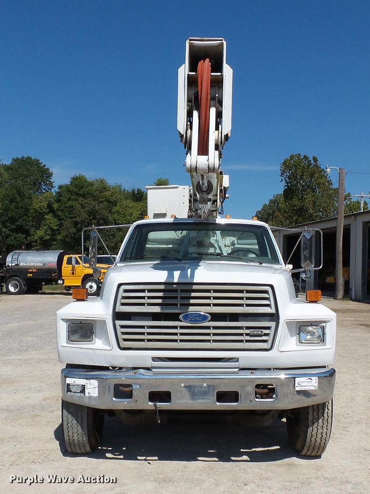 image for item DB7038 1990 Ford F800 bucket truck