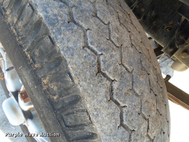 image for item DB7038 1990 Ford F800 bucket truck