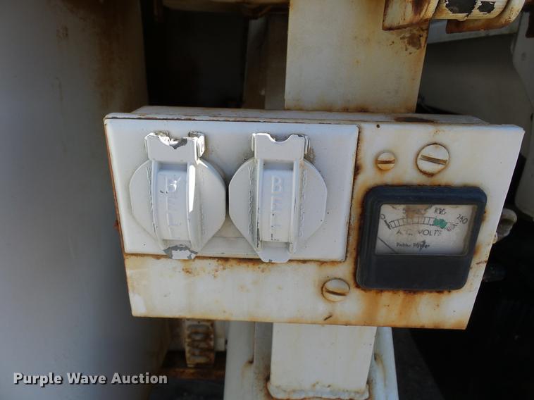 image for item DB7038 1990 Ford F800 bucket truck