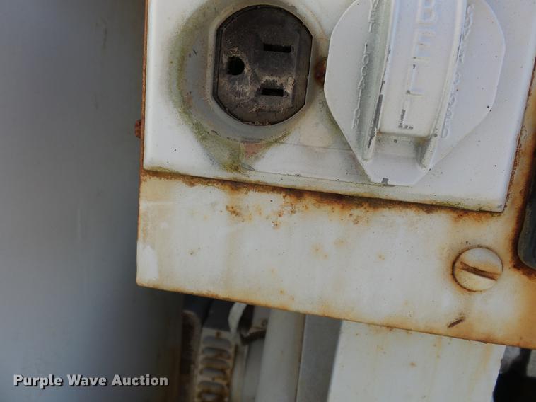 image for item DB7038 1990 Ford F800 bucket truck