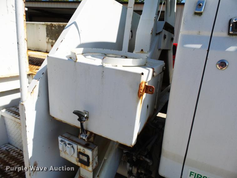 image for item DB7038 1990 Ford F800 bucket truck