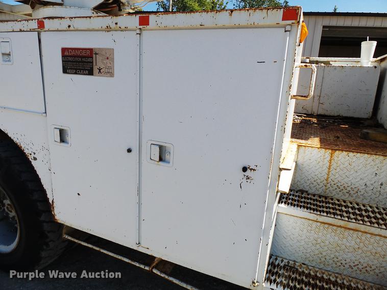 image for item DB7038 1990 Ford F800 bucket truck