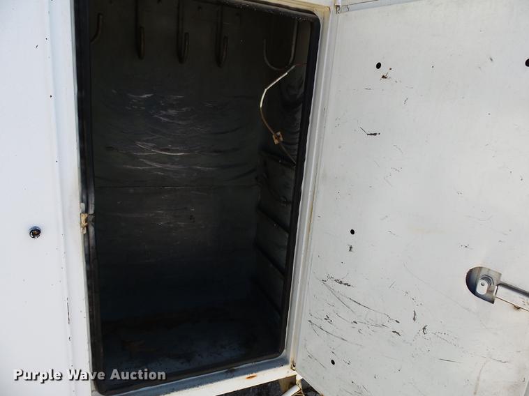 image for item DB7038 1990 Ford F800 bucket truck