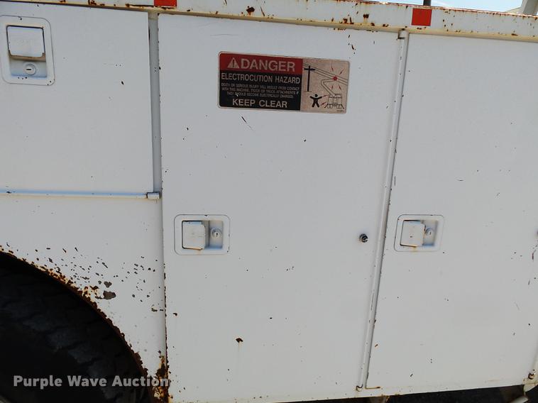 image for item DB7038 1990 Ford F800 bucket truck