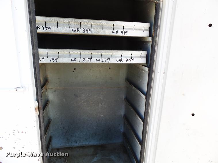 image for item DB7038 1990 Ford F800 bucket truck