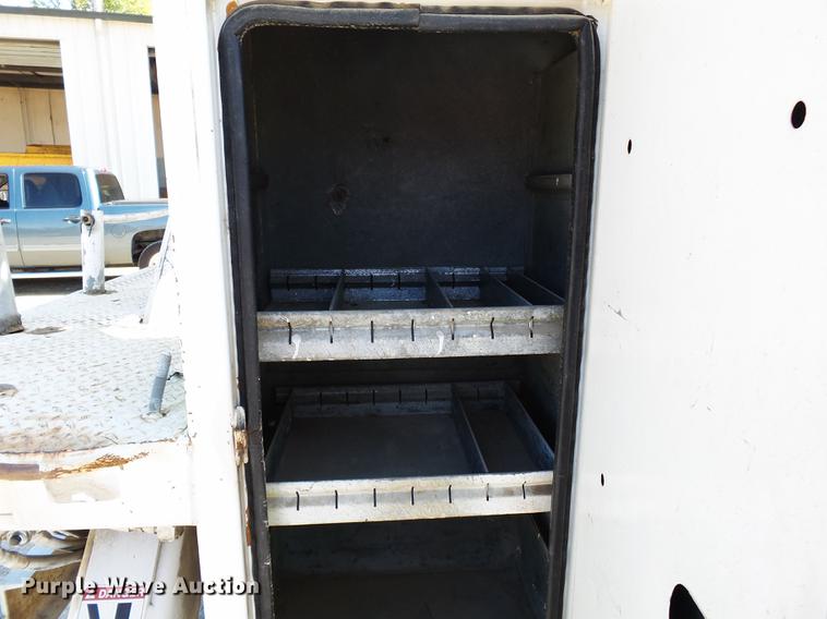 image for item DB7038 1990 Ford F800 bucket truck