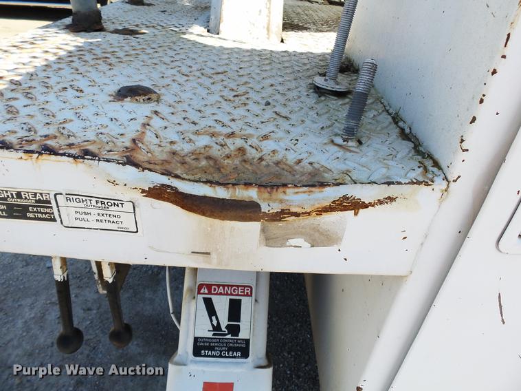 image for item DB7038 1990 Ford F800 bucket truck