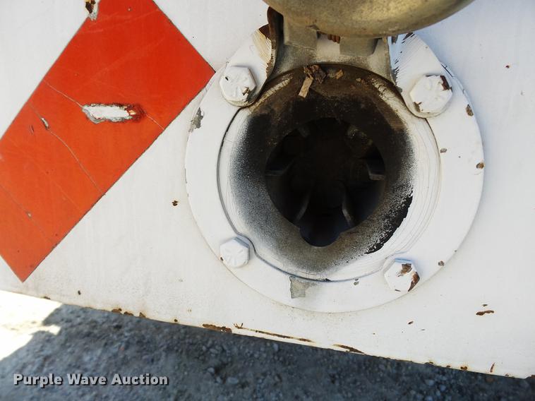 image for item DB7038 1990 Ford F800 bucket truck