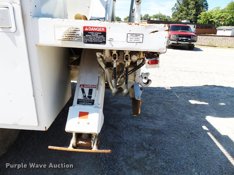 image for item DB7038 1990 Ford F800 bucket truck