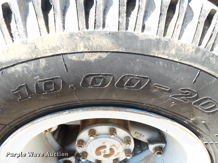 image for item DB7038 1990 Ford F800 bucket truck