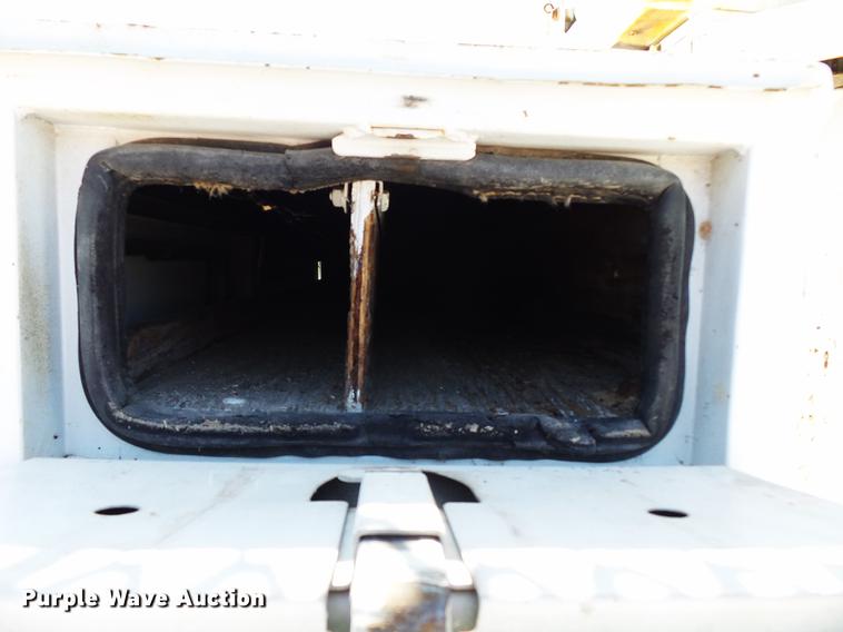 image for item DB7038 1990 Ford F800 bucket truck