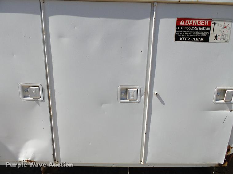 image for item DB7038 1990 Ford F800 bucket truck