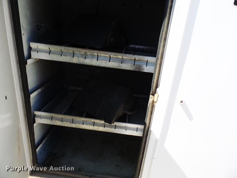 image for item DB7038 1990 Ford F800 bucket truck