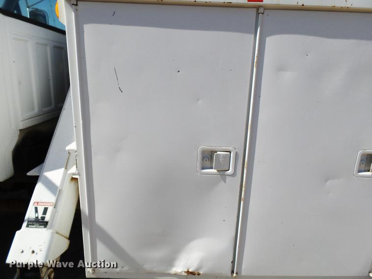 image for item DB7038 1990 Ford F800 bucket truck