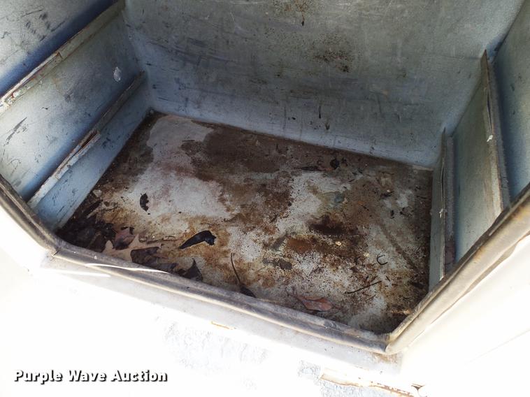 image for item DB7038 1990 Ford F800 bucket truck