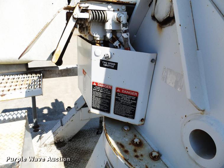 image for item DB7038 1990 Ford F800 bucket truck