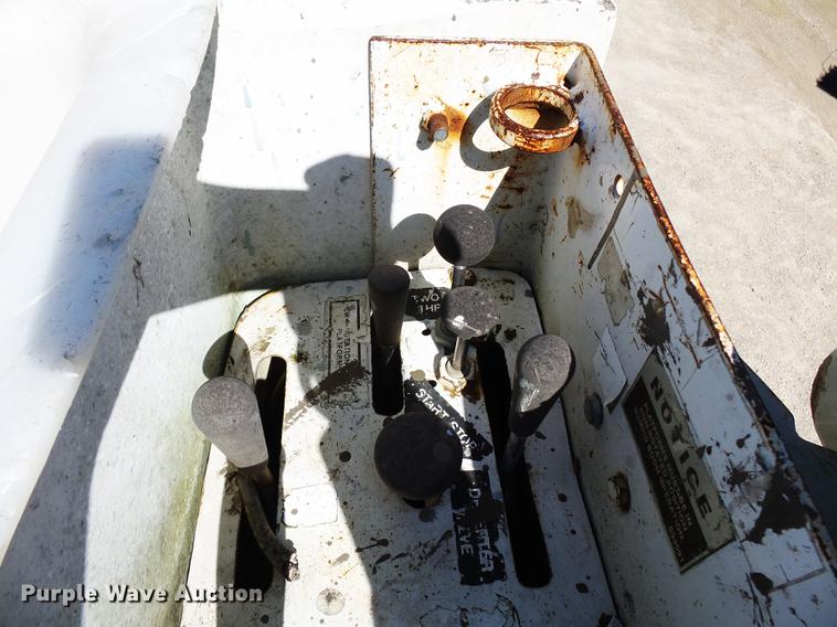 image for item DB7038 1990 Ford F800 bucket truck