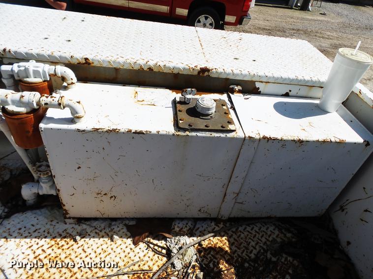 image for item DB7038 1990 Ford F800 bucket truck