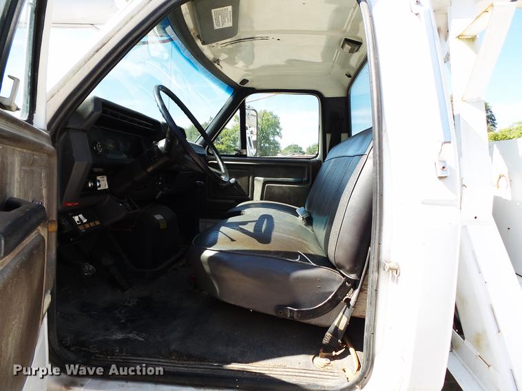 image for item DB7038 1990 Ford F800 bucket truck
